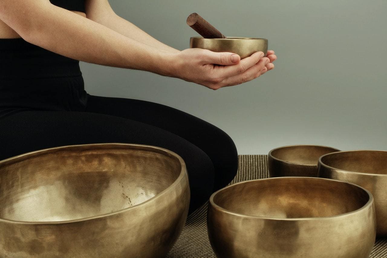 Sound massage – what gongs and bowls can do