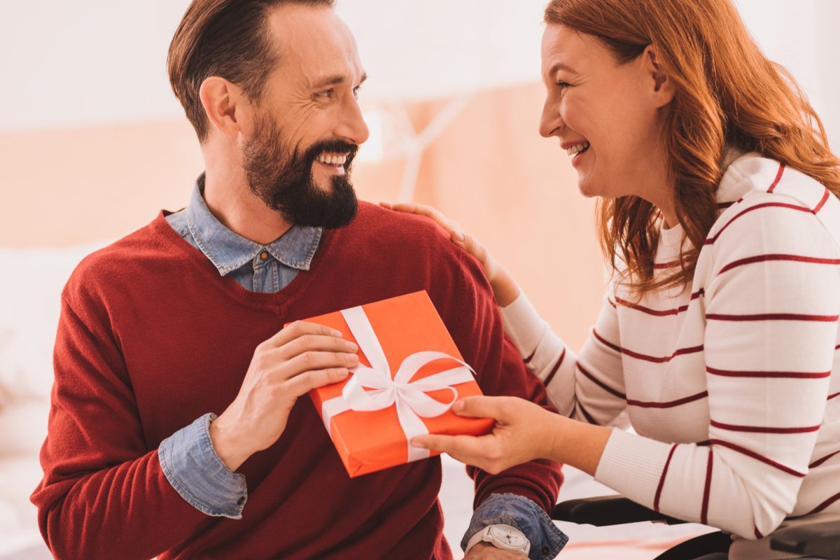 Wedding anniversary gift – 6 elegant gift ideas
