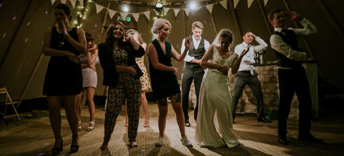 How Cinematographers, DJs and Photo Booth Rentals can make your wedding a success